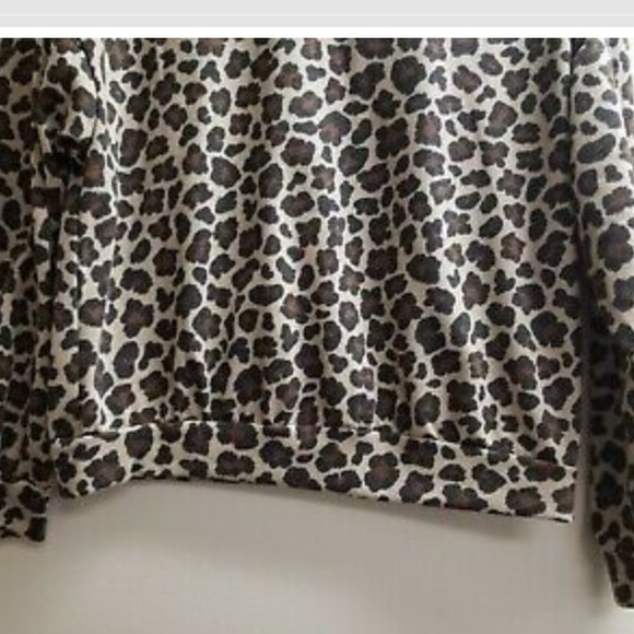 ALYA Lightweight Long-Sleeve leopard Sweatshirt - Picture 5 of 6